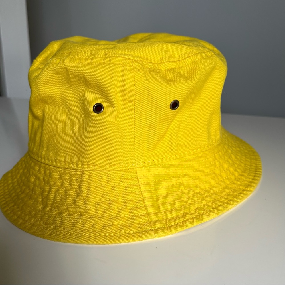 NEW W/O TAGS Yellow Bucket Hat. Small/Medium